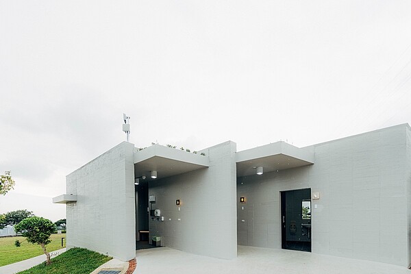 市府自行編列800萬興建新式智慧化公廁。圖/桃園市政府提供