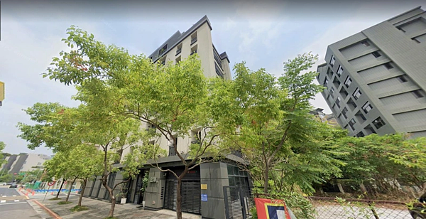 「金澤III」位於大直樂群二路266巷內,為中大坪數豪宅規畫,樓高7層,一層一戶,共有7戶,2009年完工。圖/取自google map