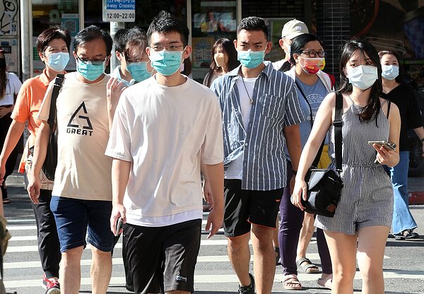 內政部昨(8)日公布2022年上半年人口統計,總人口數為2,318萬6,278人,較去年上半年減少30萬1,231人。本報系資料照