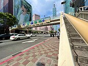 跟地標說再見...北市世貿天橋15日拆除　攝影玩家驚呼：為什麼？