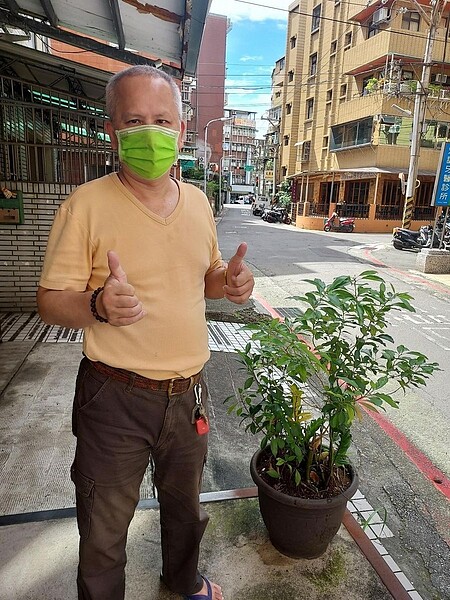 里長李錦琿能做的,絕不假手他人。圖/易小滿攝