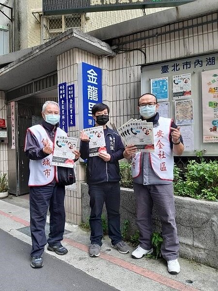 允強里長深耕金龍里八年，對於里內的大小事都十分盡心盡力。圖／取自金龍里森呼吸臉書