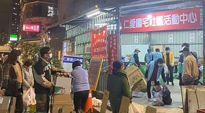 里民積極參與資源回收活動。圖／截自葉中正服務團隊粉專