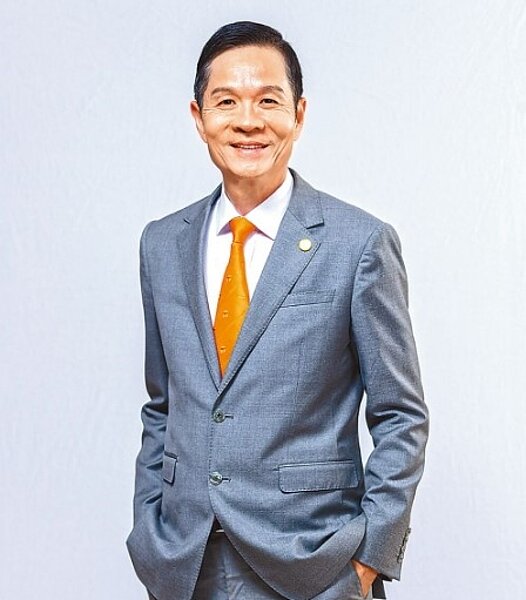 台灣房屋集團總裁彭培業表示,政府調控房市,加上央行升息,今年第二季房市逐漸進入冷靜期,但冷靜不代表冷卻停滯,而是停止盲從,回歸需求。圖/台灣房屋提供