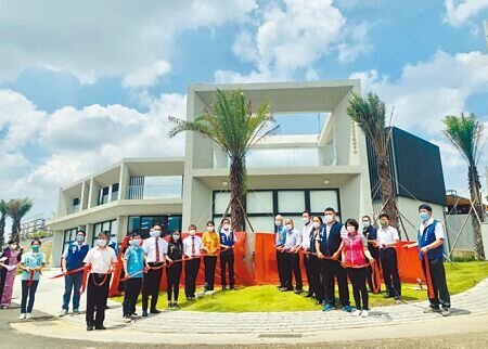 南投旺來產業園區服務中心,12日開幕啟用。(廖志晃攝)