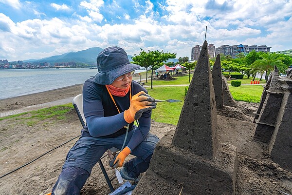 沙雕師雕刻作品「祈願之城」。圖／新北市政府提供