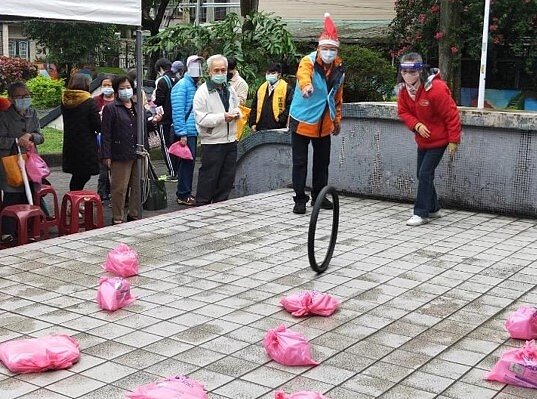 「慶聖誕及環保宣導」活動。圖／林燕玲里長提供