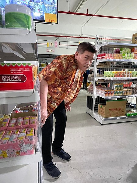 澎恰恰的房子因為欠債遭法院查封。 圖/擷自澎恰恰臉書