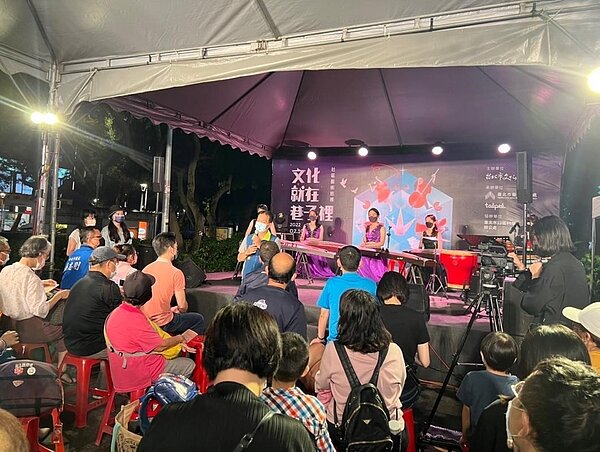 里民踴躍參與社區活動－文化就在巷子裡音樂會。圖／里長許益民提供