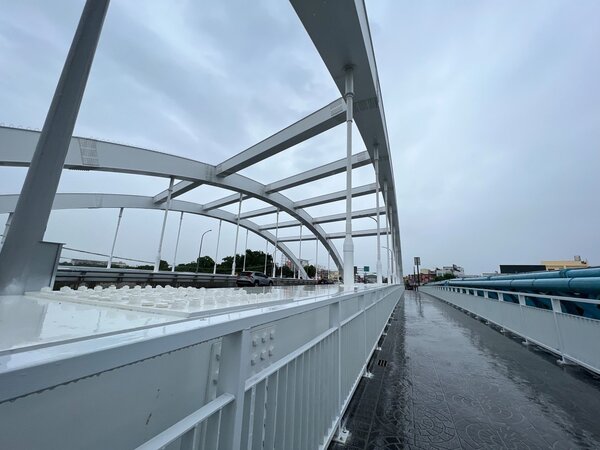 省道台1線石牛溪橋是連接斗六市、斗南鎮的重要交通橋梁。圖／記者陳苡葳攝影