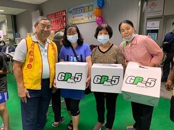 萬盛里內提供豐富獎品給里民抽獎。圖／里長徐福進提供
