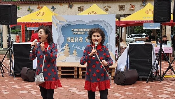 光武里元宵節慶祝活動—歌唱表演  圖片擷取自韓修和里長臉書