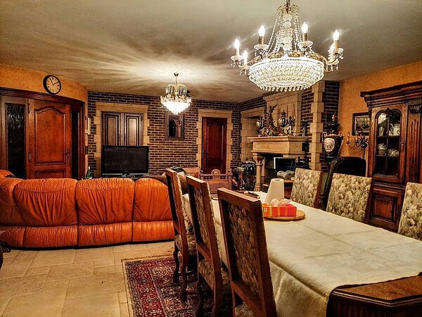 林鳳英嫁比利時尪,繼承公公的500坪別墅。圖/萬鴻Tiffany提供