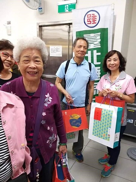 迎向健康優雅的晚年。圖／由里辦提供
