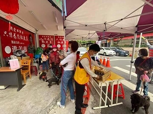 為善最樂，永慶房屋加入服務列車。圖／里辦提供