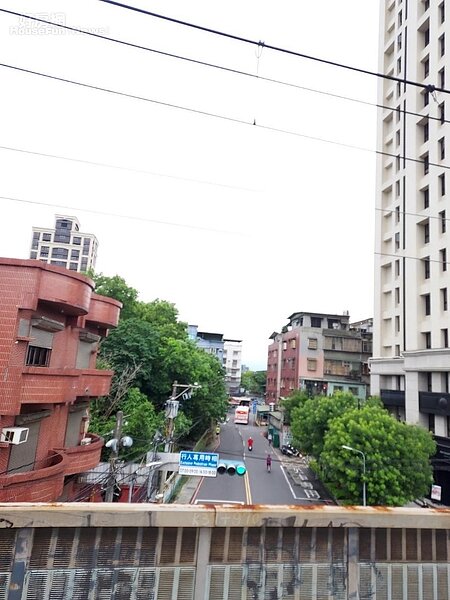 希望地方建設更進步,全里更團結。圖/易小滿攝