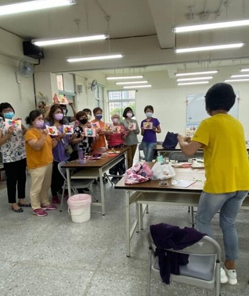 南港里社區發展協會－摺紙課程 