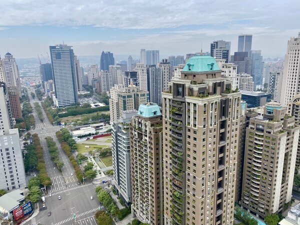 台中市上半年房市總價4,000萬元以上豪宅交易量增69％。記者宋健生/攝影 