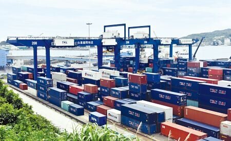 亞洲線6月起航線、艙位增加,使得運價下修。圖∕本報資料照片