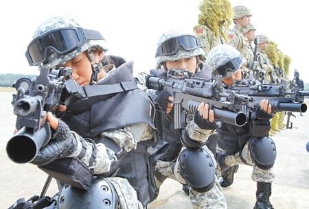 
國軍人才招募中心18日向苗栗看守所收容少年宣導加入國軍，此舉在PTT引起熱議，網友痛批「這是什麼鳥募兵政策？」（本報資料照片）
