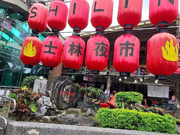 打卡次數最高、觀光客來台必去士林夜市。圖／易小滿攝
