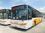 北市電動公車　49輛掛牌卻沒電可用