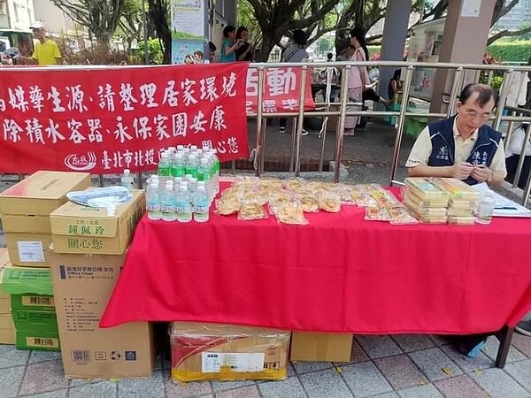 將防疫理智線高升,遇事保持冷靜。圖/里辦提供