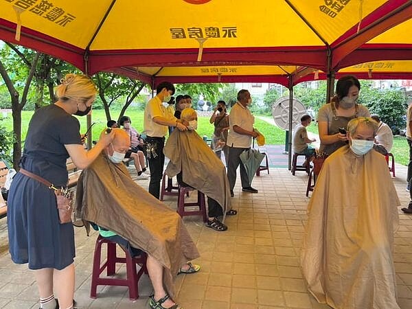 復建里公益義剪活動