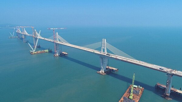 金門大橋合龍完成。圖/交通部提供