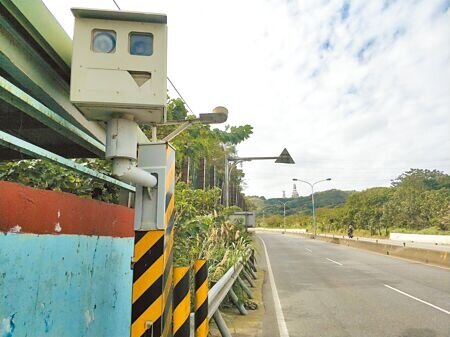 桃園市警察局交通大隊統計今年1月至7月21日固定式測速照相桿，桃園市龜山區東萬壽路622號前以5005件居冠。（賴佑維攝）