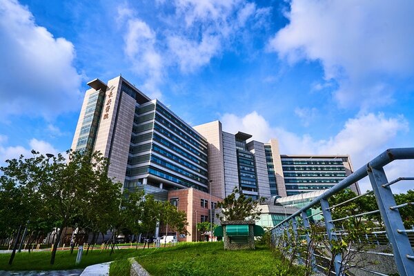 「高鐵國際城」距離嘉義長庚醫院僅5分鐘車程，擁有豐富醫療資院。圖／高鐵國際城提供
