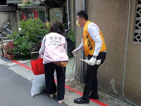 住安里義工掃街活動