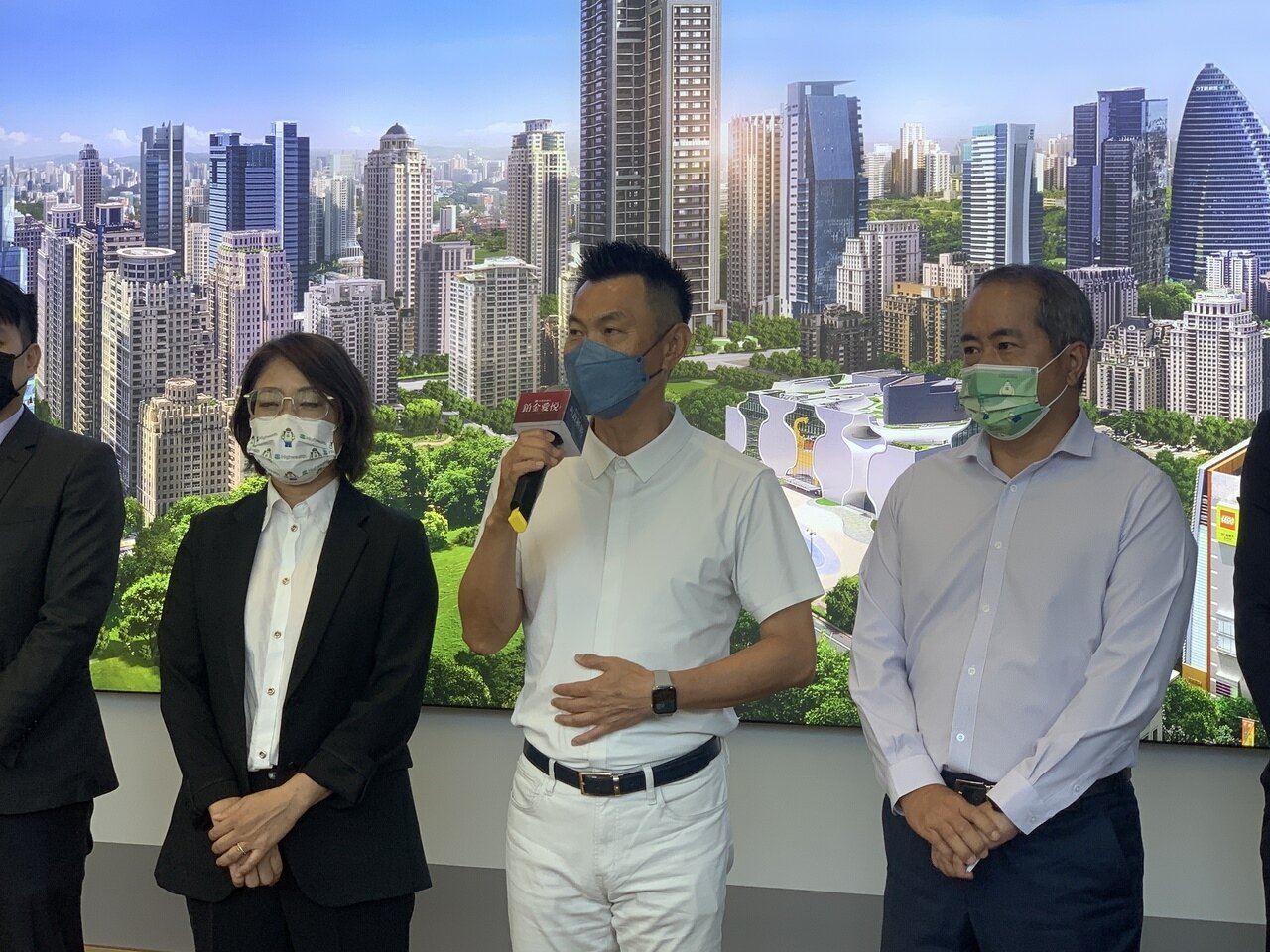 興富發建設副總廖昭雄(圖中)。記者朱曼寧/攝影