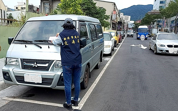 汐止大同路3段路邊停車格8月起將收費。圖/新北市交通局提供