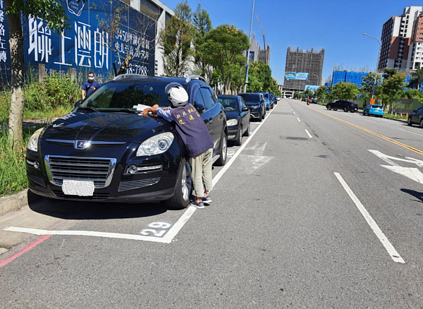 新店央北二路路邊停車格將自8月起收費。圖／新北市交通局提供