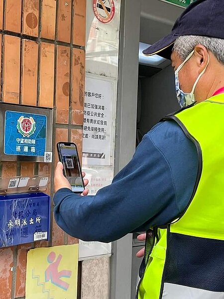 大小事情一肩挑。易小滿攝
