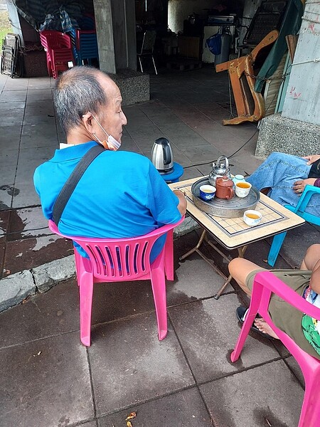 注意清潔衛生，茶具天天清洗。易小滿攝
