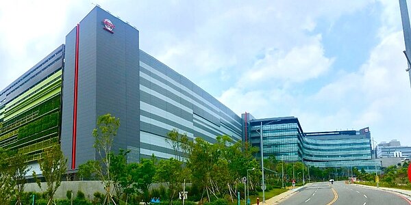 台積電中科擴廠計畫總面積94.62公頃,包含台中高爾夫球場用地,中科管理局預計9月底前補件,送交環保署專案小組審查。圖為台積電中科廠房。圖/中時報系資料照
