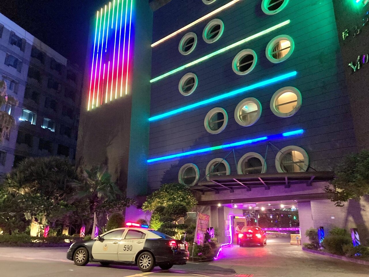 警方獲報,漏夜在該汽車旅館調查,確認衝突只在旅館外。記者翁至成/攝影