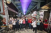 高雄南華商圈天幕光影秀　創造夜間購物休閒新亮點