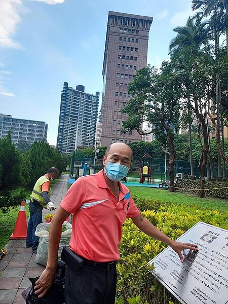 關懷列車,24小時暢通。圖/易小滿攝