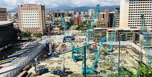 H1住宅建照量高達8.6萬戶,但因市況欠佳,推案反而相對保守。圖/中時電子報