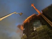 高雄新建大樓工地暗夜起火　工務局勒令停工並開罰9萬