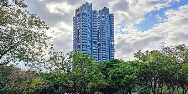 圖為台北大安森林公園首排豪宅「信義聯勤」,成為今年上半年的台北豪宅王!圖/台灣房屋提供