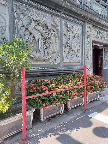 社園里迎接美好生活。易小滿攝