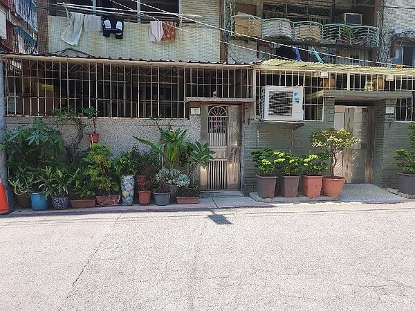 打造幸福，民居整潔安靜。易小滿攝
