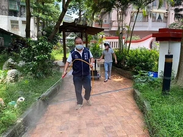 里長林德隆有強大的協調溝通能力。易小滿攝