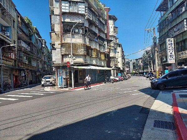 為社新里打造美滿未來。易小滿攝