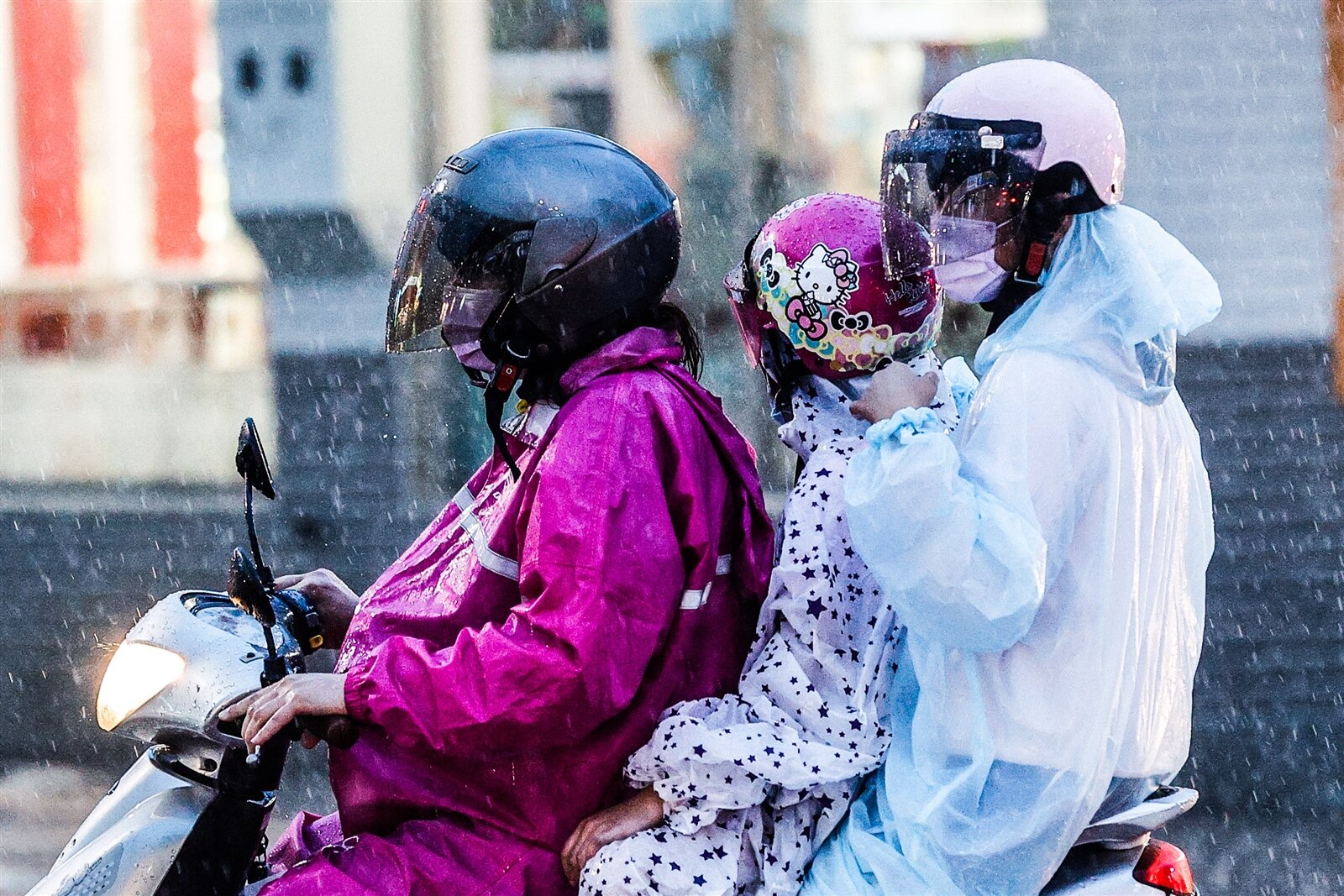 午後山區及部分平地有局部雷陣雨,仍有較大雨勢。記者黃仲裕/攝影
