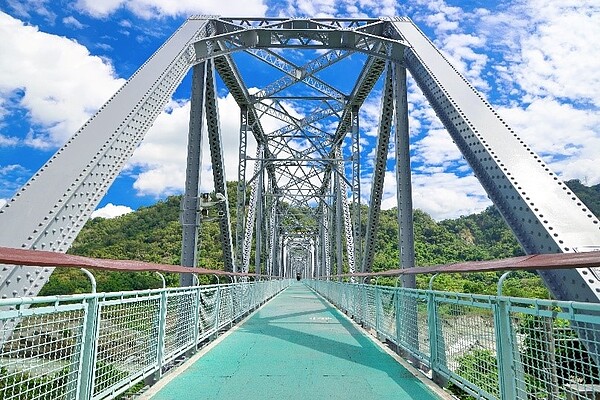 后豐鐵馬道花梁鋼橋於今年3月中完成改善。圖/台中市觀旅局提供